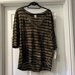 Free People striped 3/4 length sleeve top.